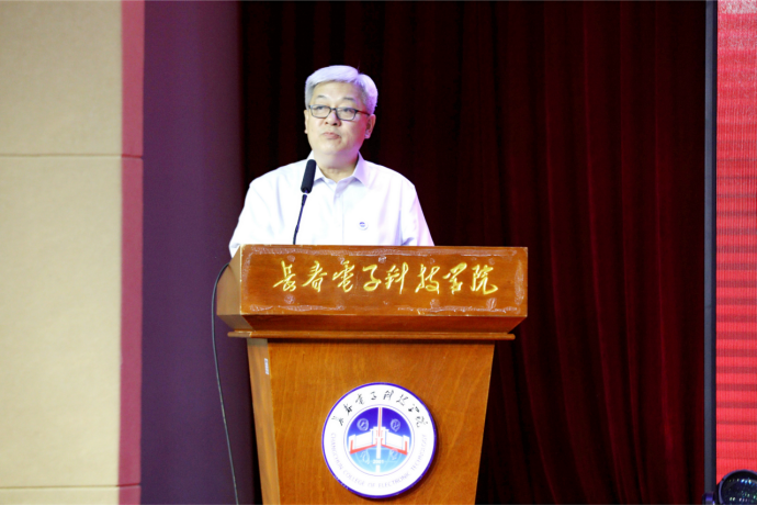 追光而遇 沐光而行｜长春电子科技学院 2025 届学生毕业典礼暨学位授予仪式隆重举行！