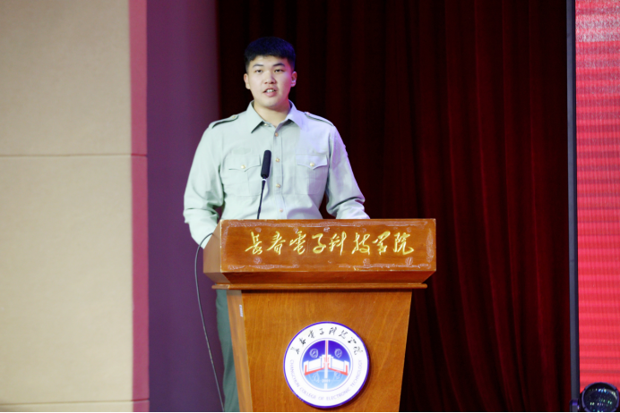 追光而遇 沐光而行｜长春电子科技学院 2025 届学生毕业典礼暨学位授予仪式隆重举行！