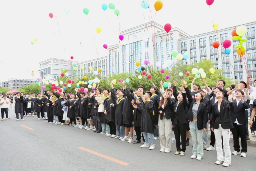 追光而遇·沐光而行｜青春不散场，毕业正当“燃”！