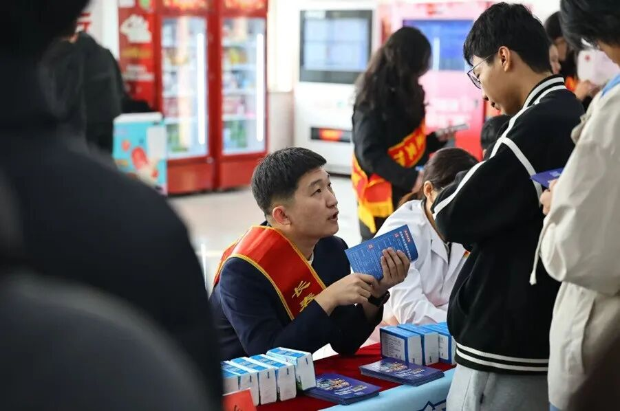 医保服务进校园,便民惠民暖人心——长春医保直通车走进长春电子科技学院 医保服务进校园,便民惠民暖人心——长春医保直通车走进长春电子科技学院