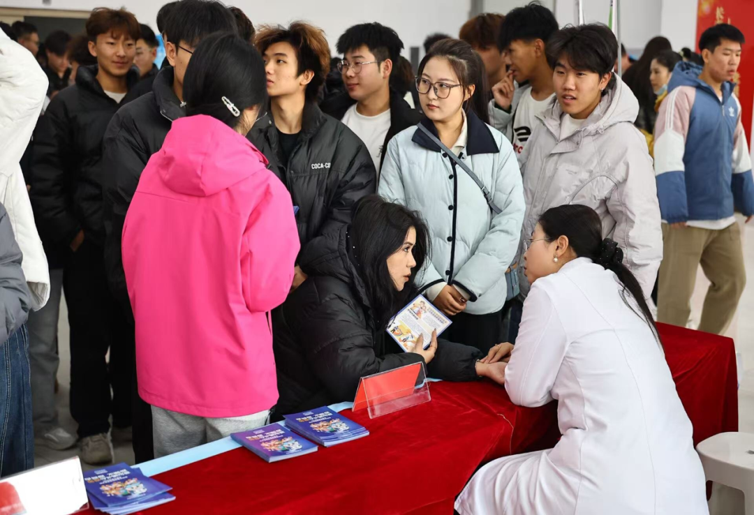 医保服务进校园,便民惠民暖人心——长春医保直通车走进长春电子科技学院 医保服务进校园,便民惠民暖人心——长春医保直通车走进长春电子科技学院