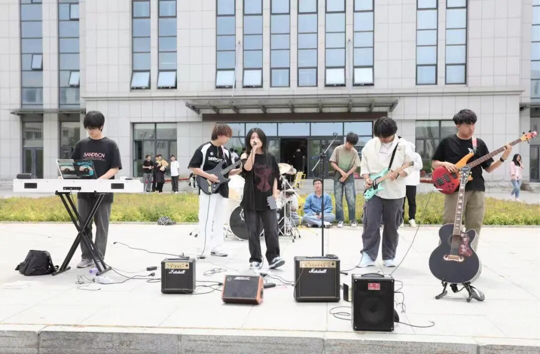 追光而遇·沐光而行｜青春不散场，毕业正当“燃”！