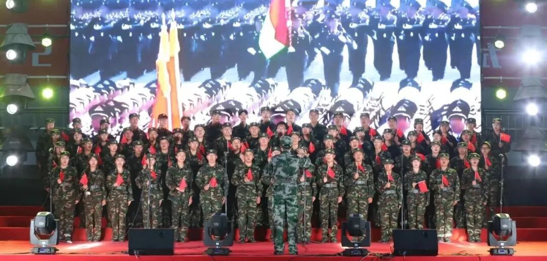 军歌嘹亮颂山河 青春迷彩谱华章——我校红歌比赛圆满落幕