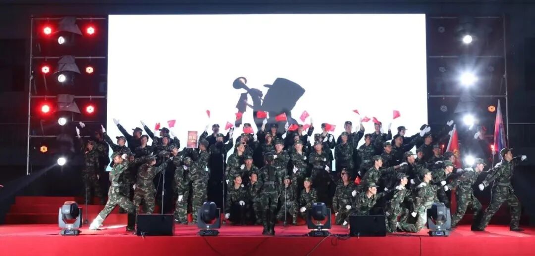 军歌嘹亮颂山河 青春迷彩谱华章——我校红歌比赛圆满落幕