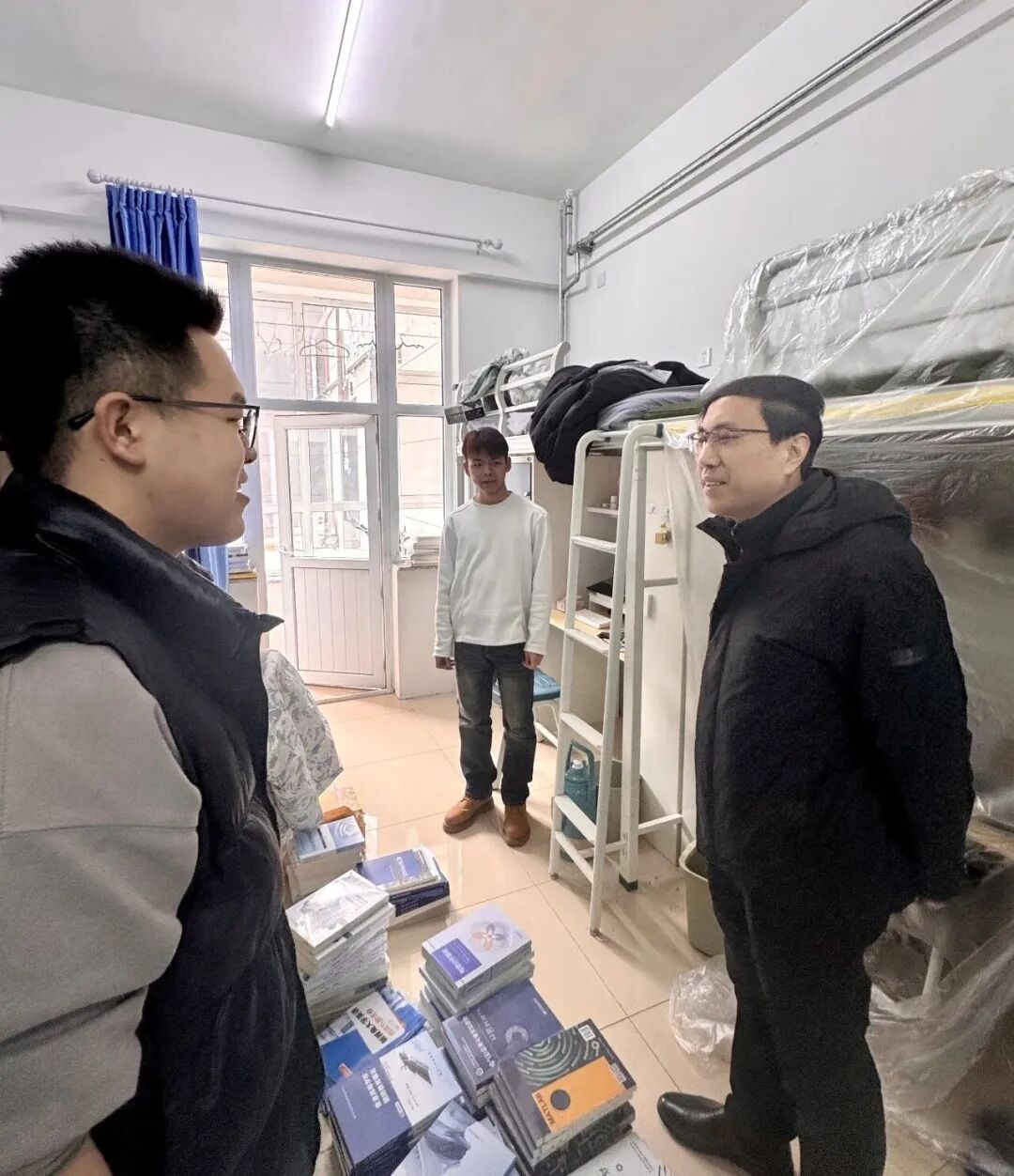 暖心走访筑安全 情系学子启新程——我校开展新学期寝室走访关怀活动暖心走访筑安全 情系学子启新程——我校开展新学期寝室走访关怀活动