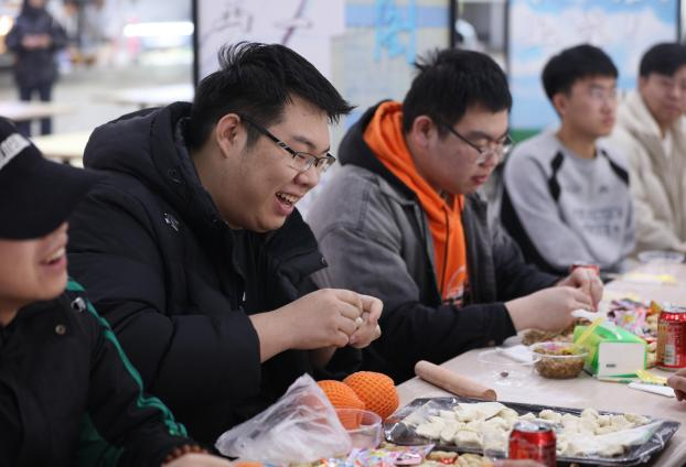 暖冬“饺”好运，“研”路待生花--我校为2025年考研学子举办“娇子宴”