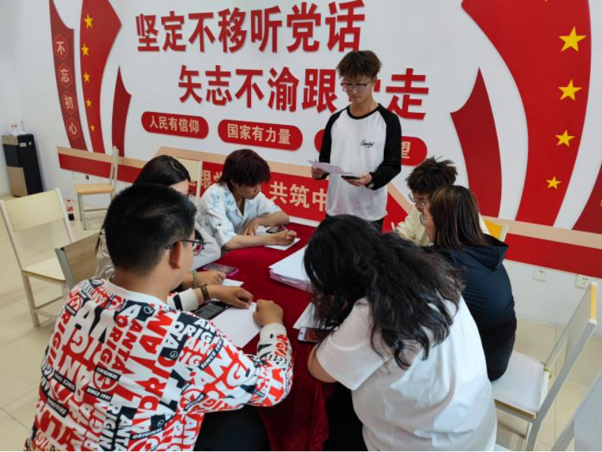 讲好红色故事，传承时代经典——“红色文化进公寓”系列活动