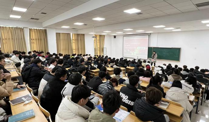 热辣滚烫新学期 龙行龘龘赴新程┃我校组织开展2024年春季学期“开学第一课”