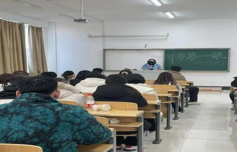 热辣滚烫新学期 龙行龘龘赴新程┃我校组织开展2024年春季学期“开学第一课”