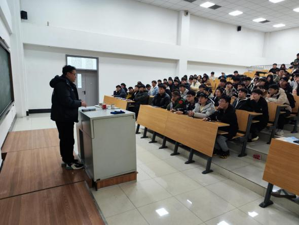 热辣滚烫新学期 龙行龘龘赴新程┃我校组织开展2024年春季学期“开学第一课”