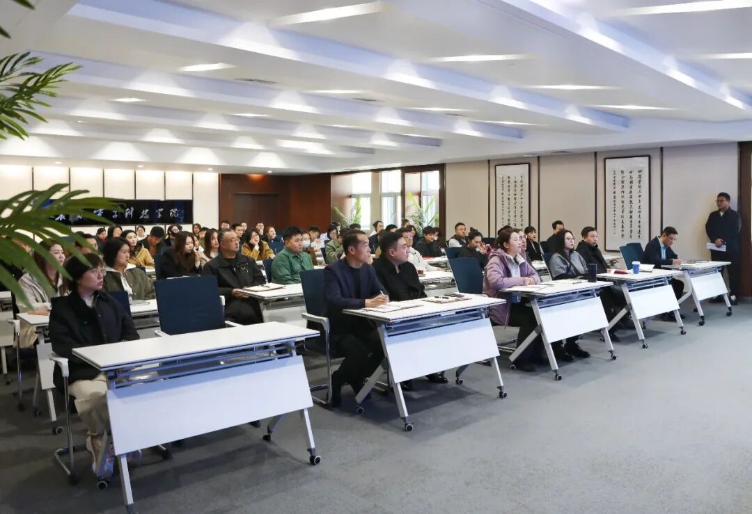 长春电子科技学院召开学生工作与辅导员考核工作专题会