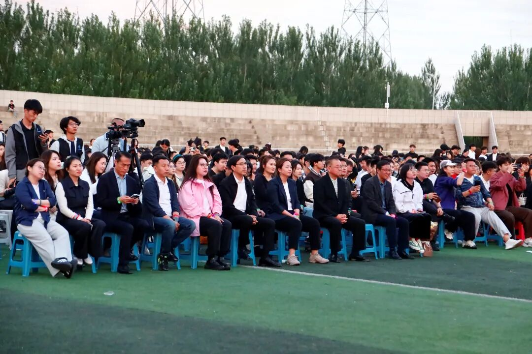 青春盛会燃动夏夜,长电2026届毕业狂欢夜温情落幕 青春盛会燃动夏夜,长电2026届毕业狂欢夜温情落幕