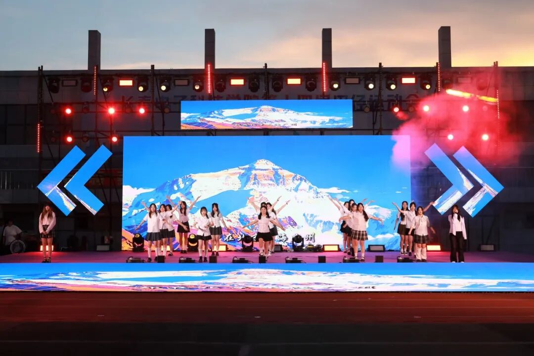 青春盛会燃动夏夜,长电2026届毕业狂欢夜温情落幕 青春盛会燃动夏夜,长电2026届毕业狂欢夜温情落幕