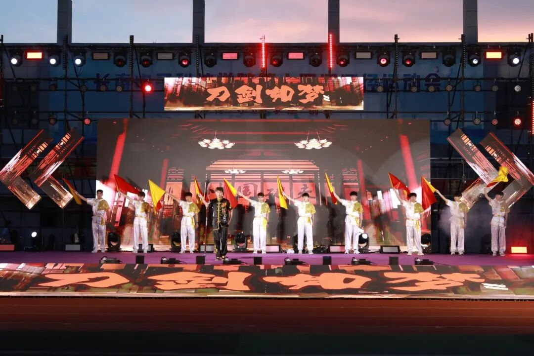青春盛会燃动夏夜,长电2026届毕业狂欢夜温情落幕 青春盛会燃动夏夜,长电2026届毕业狂欢夜温情落幕