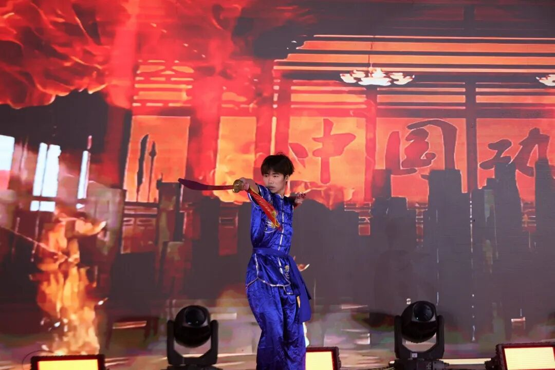 青春盛会燃动夏夜,长电2026届毕业狂欢夜温情落幕 青春盛会燃动夏夜,长电2026届毕业狂欢夜温情落幕