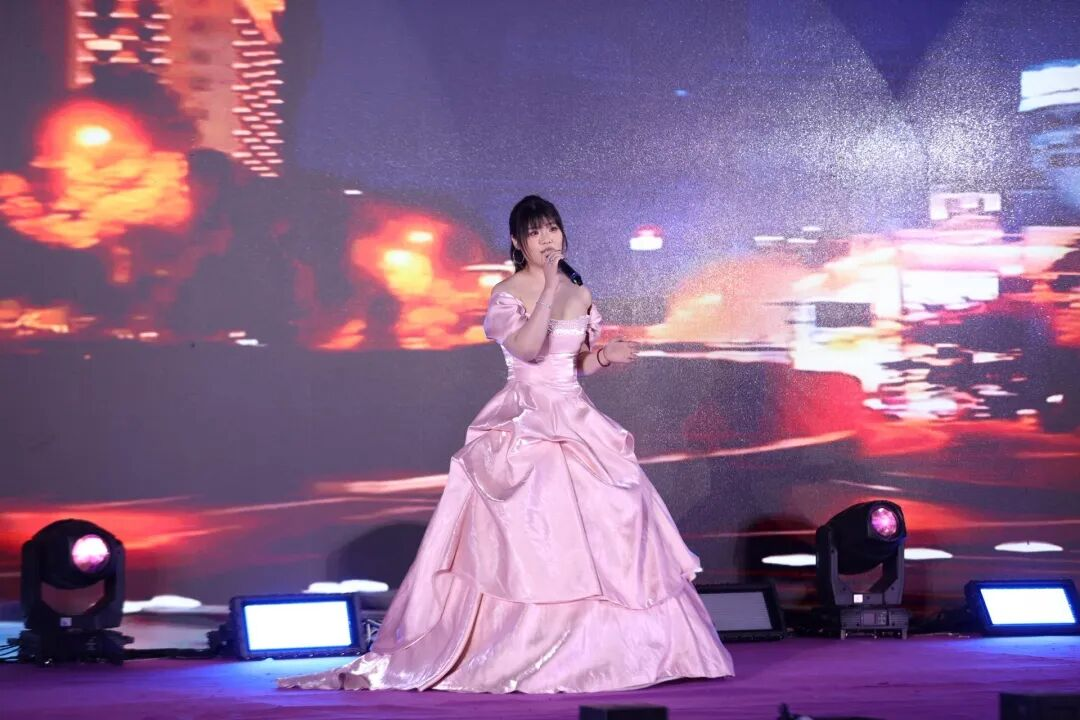 青春盛会燃动夏夜,长电2026届毕业狂欢夜温情落幕 青春盛会燃动夏夜,长电2026届毕业狂欢夜温情落幕