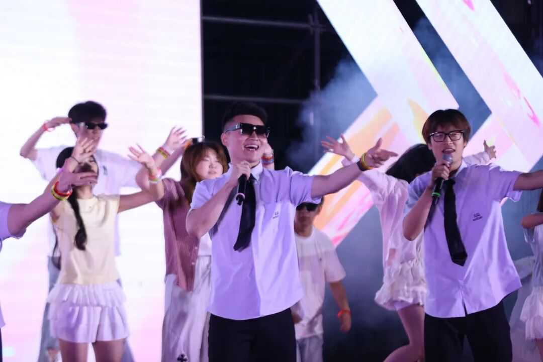 青春盛会燃动夏夜,长电2026届毕业狂欢夜温情落幕 青春盛会燃动夏夜,长电2026届毕业狂欢夜温情落幕