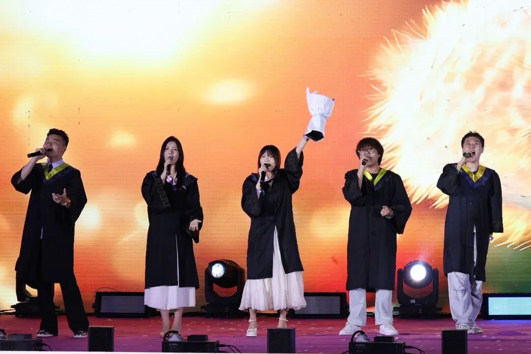 青春盛会燃动夏夜,长电2026届毕业狂欢夜温情落幕 青春盛会燃动夏夜,长电2026届毕业狂欢夜温情落幕